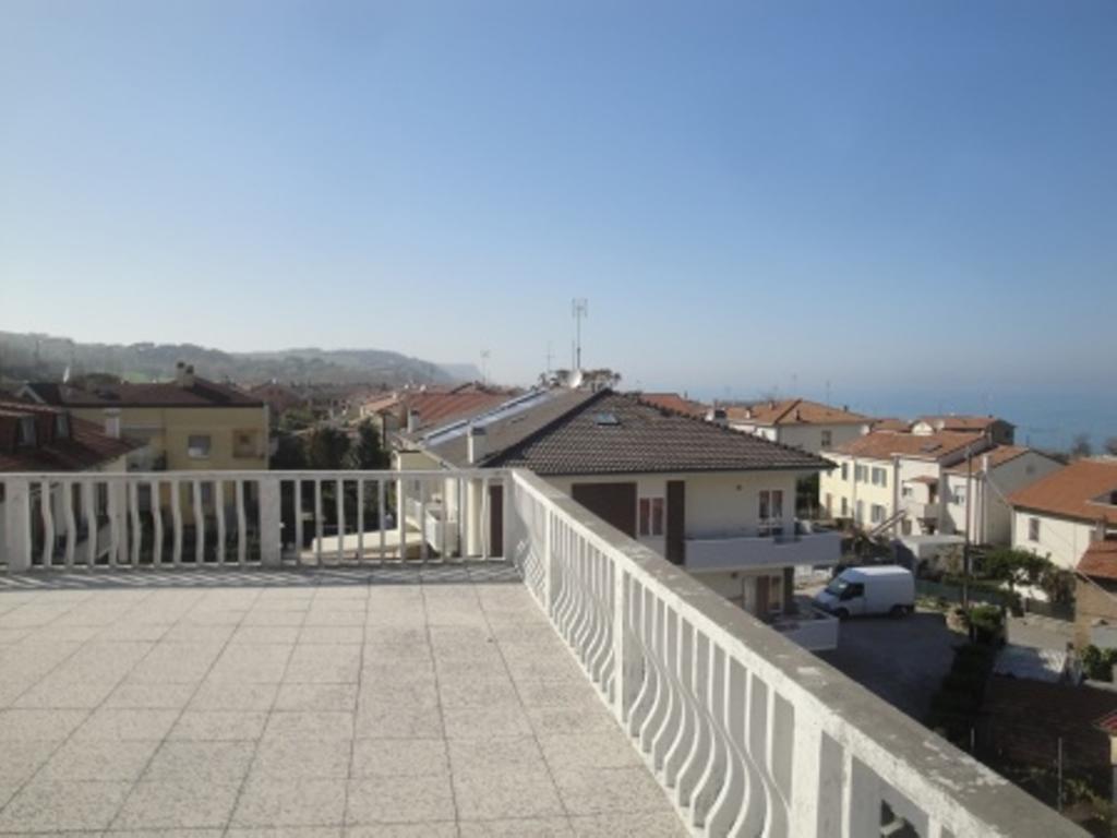 Bed and Breakfast Terrazza Sul Mare Fano Exterior foto